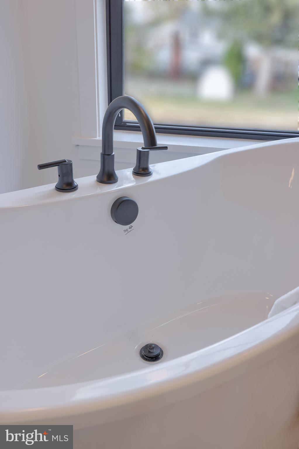 514 Woodcrest Avenue Lititz, PA 17543 - Photo 51 of 64 Primary bath