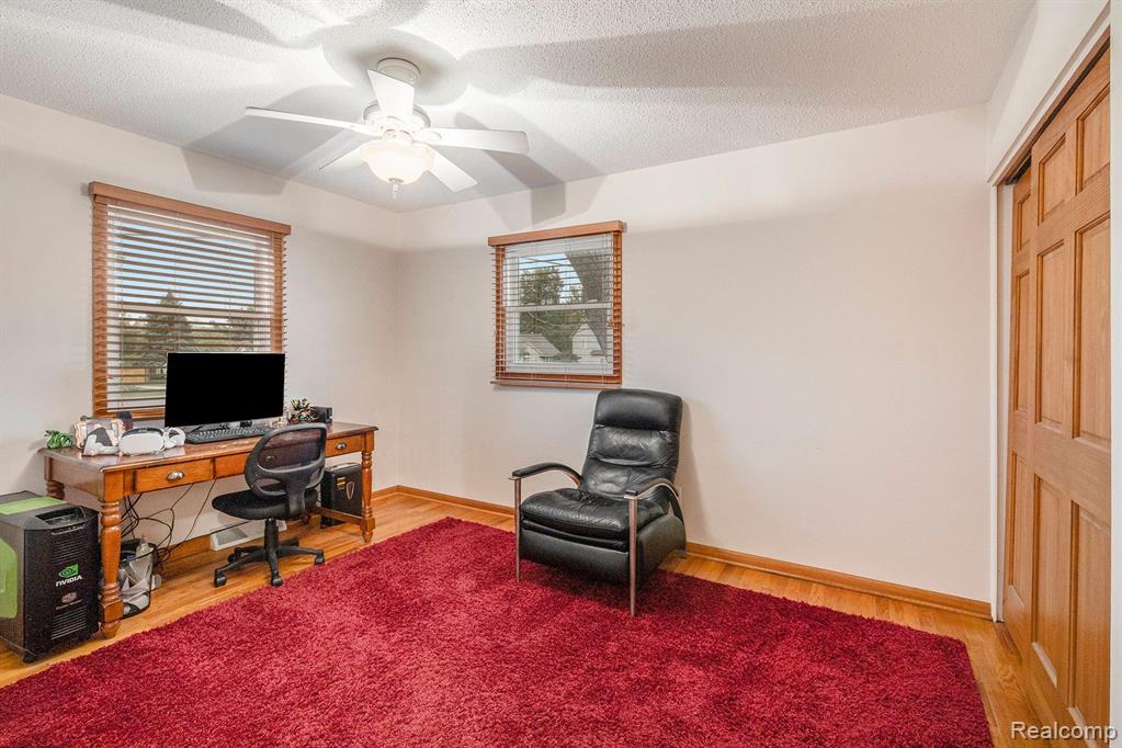 2438 Grove Park Road Fenton, MI 48430 - Photo 16 of 46