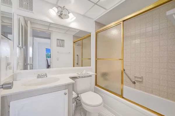 $275,000 | 1501 South Ocean Boulevard, Unit 301, Lauderdale-by-the-Sea, FL 33062
