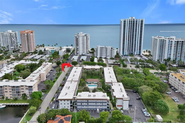 $275,000 | 1501 South Ocean Boulevard, Unit 301, Lauderdale-by-the-Sea, FL 33062
