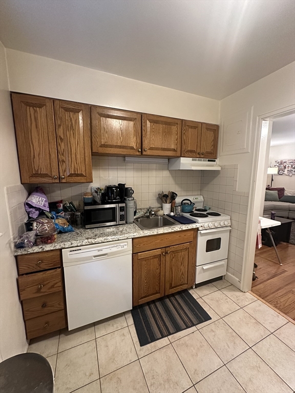 5 Charlesbank Road, Unit 5 Newton, MA 02458 - Photo 2 of 9