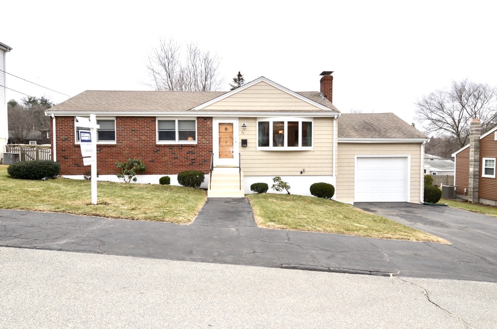 36 Sunflower Road Holbrook, MA 02343 - Photo 1 of 25 Gallery Image 1