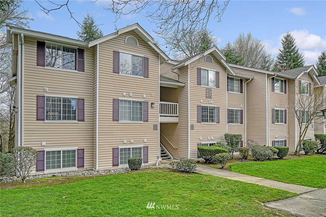 19230 Forest Park Drive Northeast, Unit D113, Lake Forest Park, WA 98155 Compass