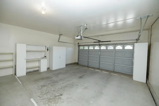 a view of a garage