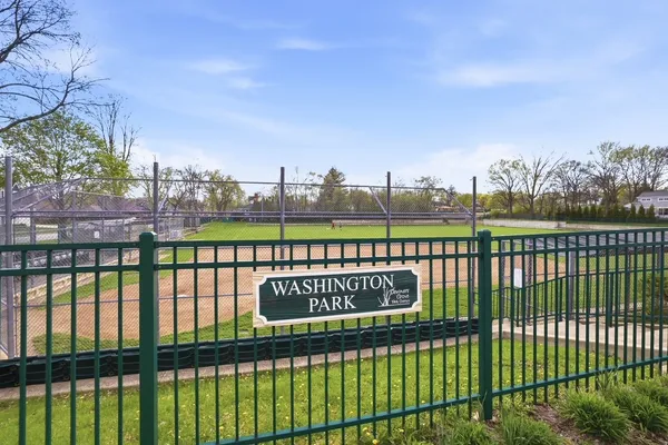 $569,000 | 628 Franklin Street, Downers Grove, IL 60515