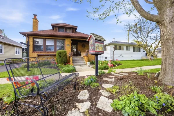 $569,000 | 628 Franklin Street, Downers Grove, IL 60515