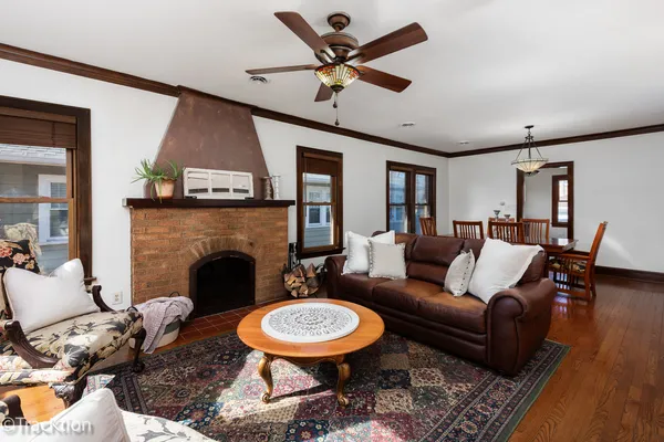 $569,000 | 628 Franklin Street, Downers Grove, IL 60515