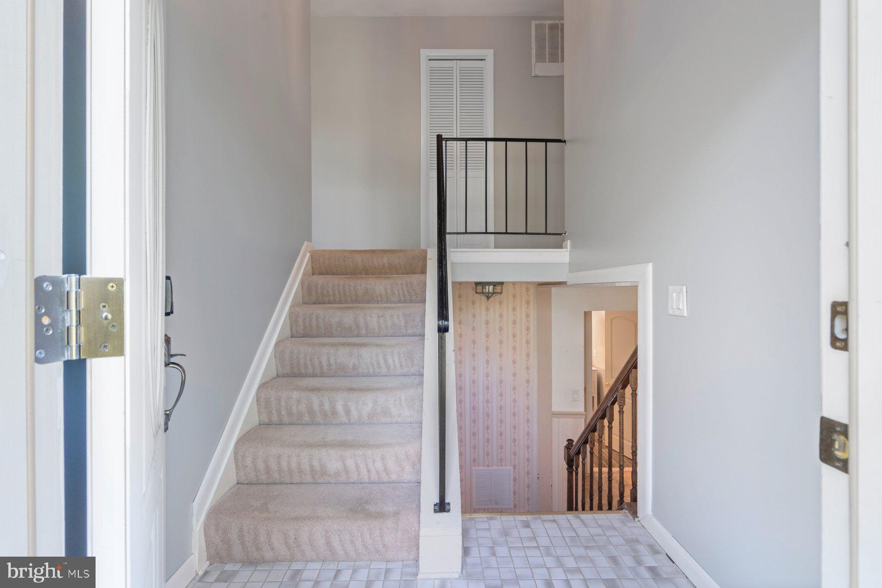 6150 Hunt Club Road Elkridge, MD 21075 - Photo 20 of 35 Foyer