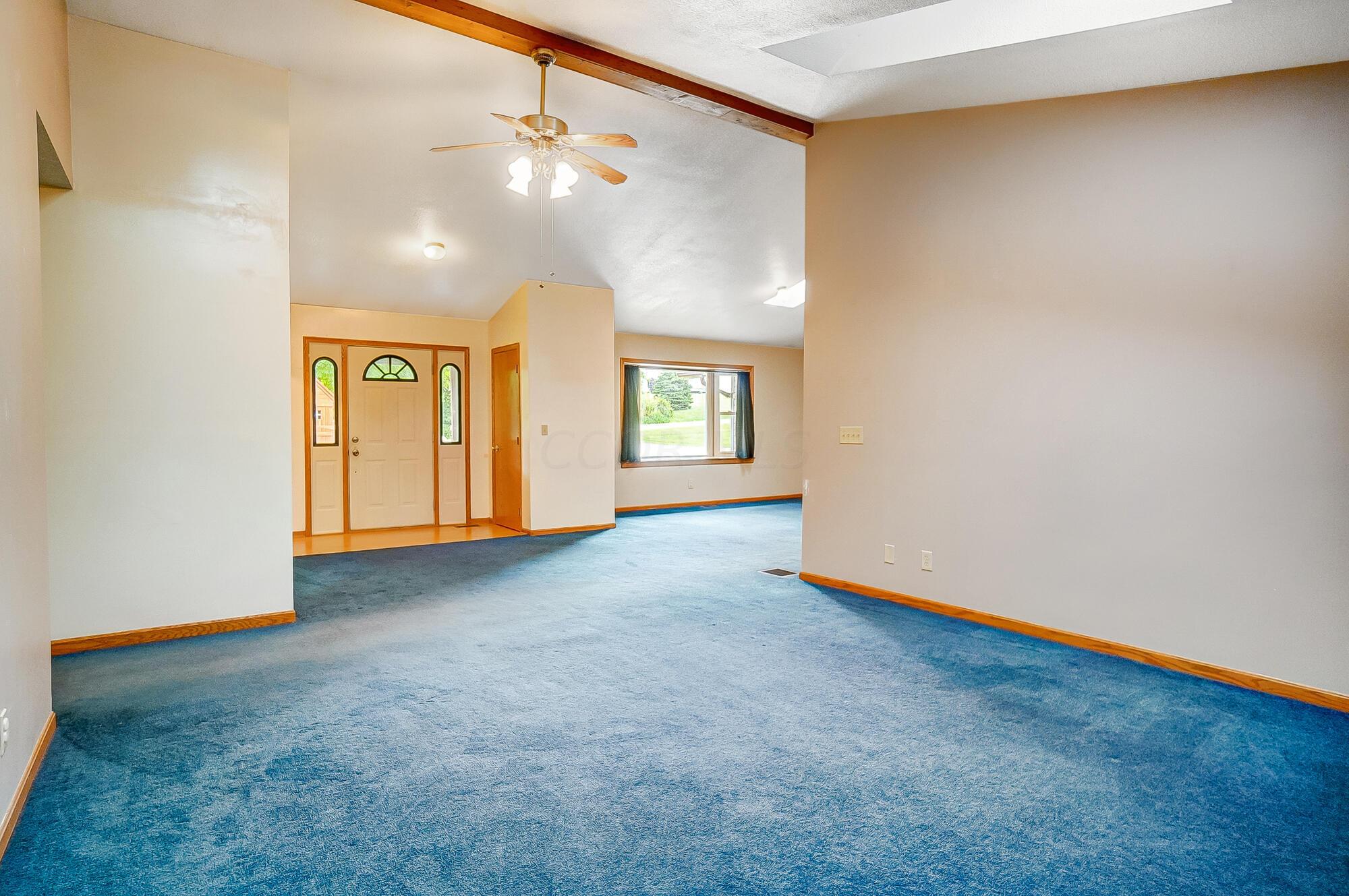 18256 Utica Road Utica, OH 43080 - Photo 8 of 48 Great Room