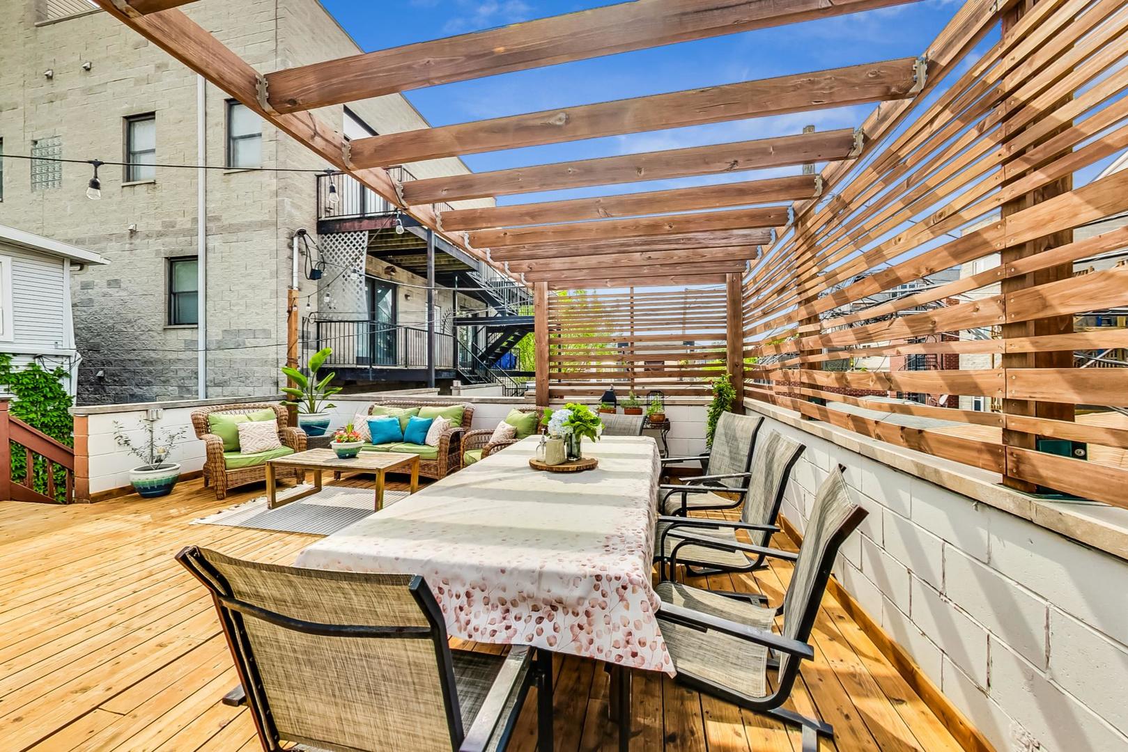 2320 West Belden Avenue Chicago, IL 60647 - Photo 30 of 36 a view of an outdoor seating area
