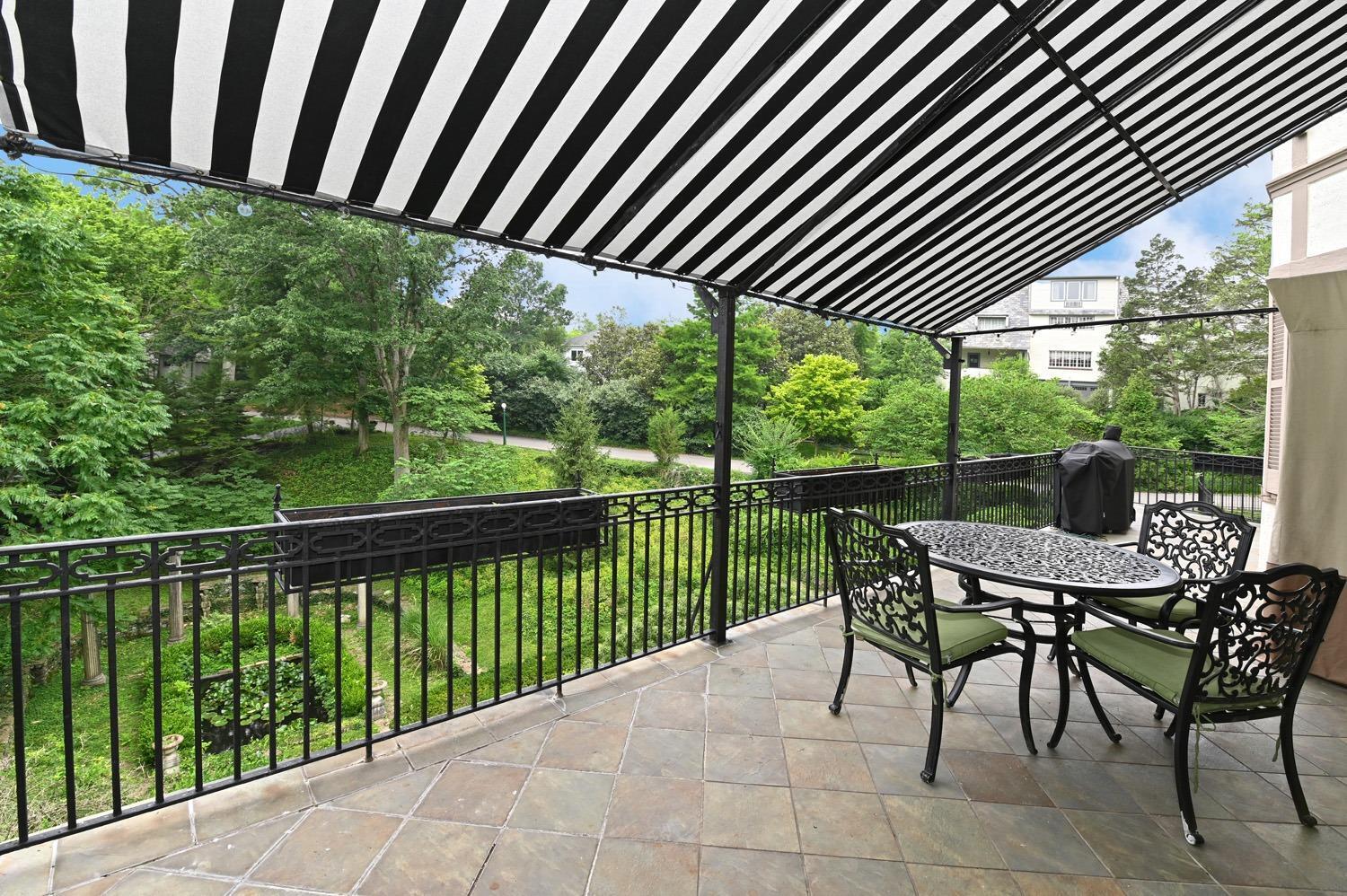 2461 Grandin Road Cincinnati, OH 45208 - Photo 8 of 48