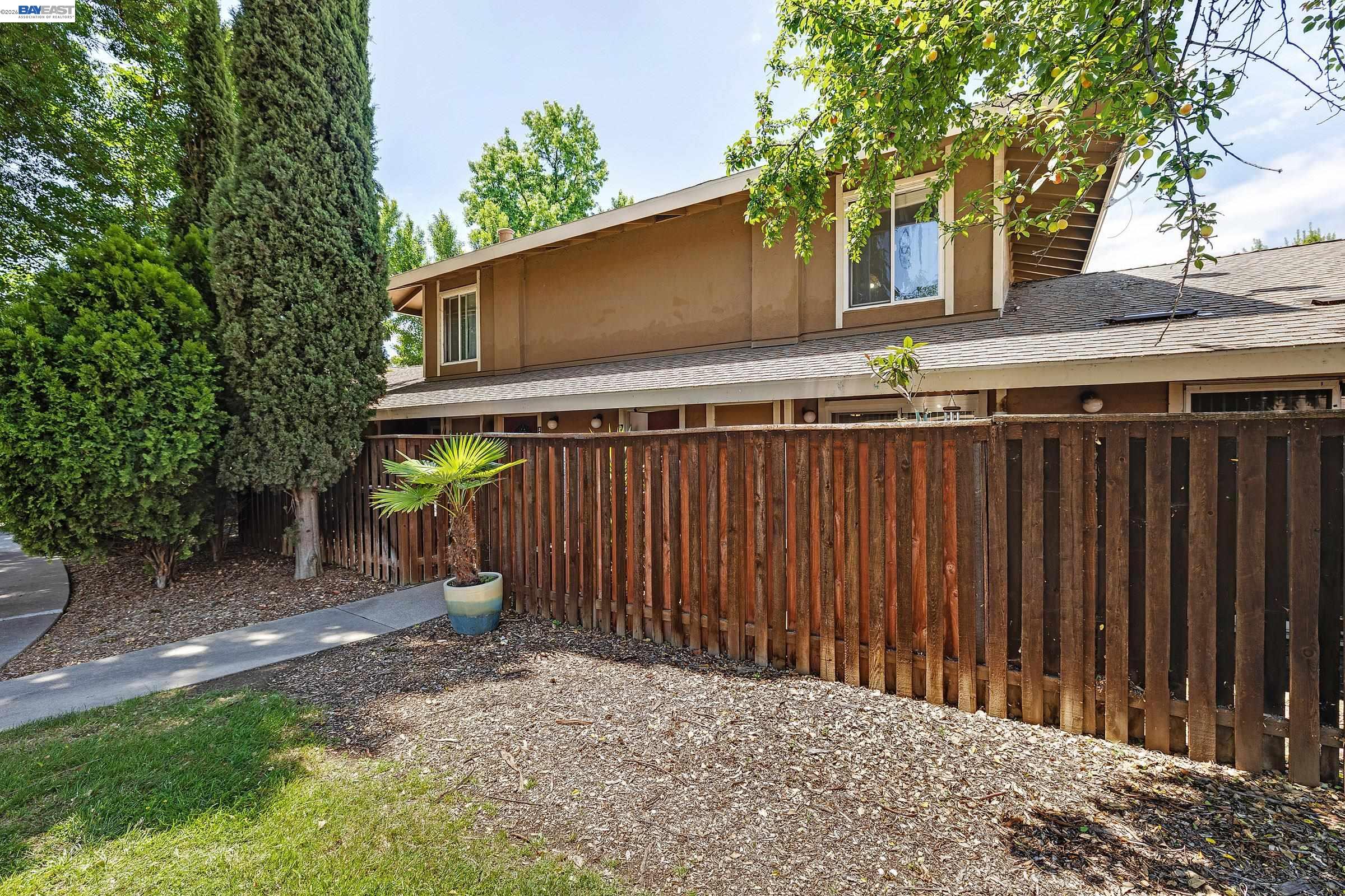 2011 Olivera Road, Unit B Concord, CA 94520 - Photo 10 of 49