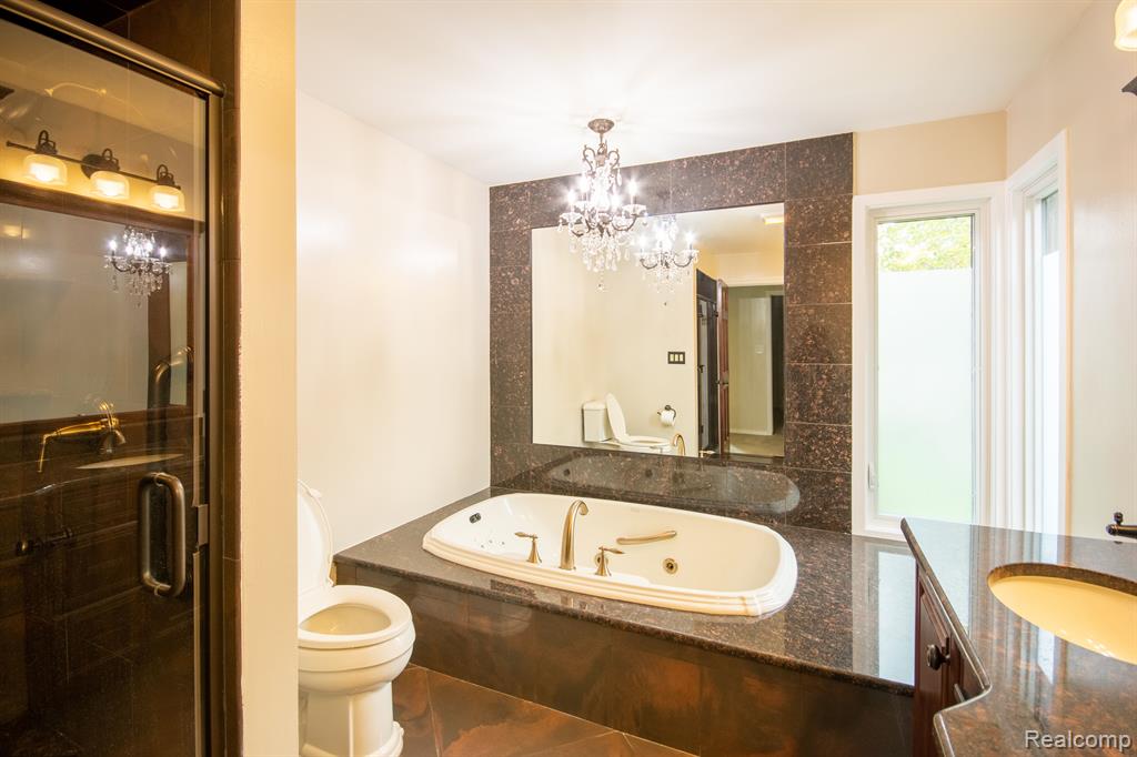 36609 Valley Ridge Drive Farmington Hills, MI 48331 - Photo 13 of 19