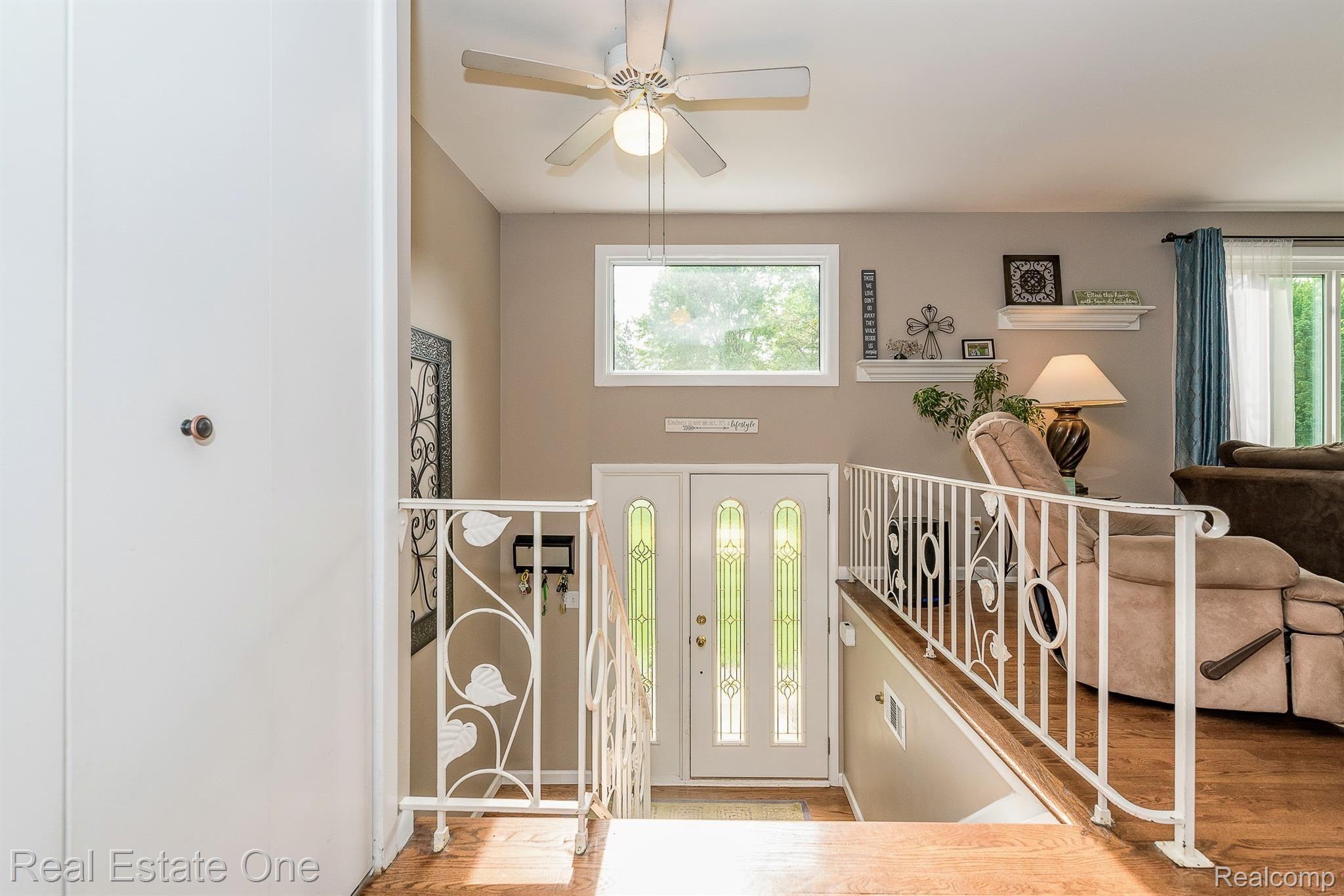 3575 Beach Road Troy, MI 48084 - Photo 16 of 37 DSC_8463-2.jpg