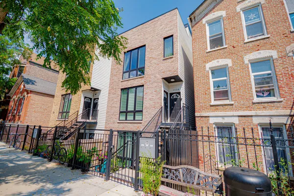 $499,900 | 1738 West 17th Street, Unit 2, Chicago, IL 60608
