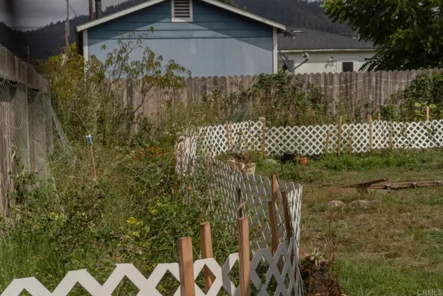 $250,000 | 420 First Avenue, Rio Dell, CA 95562