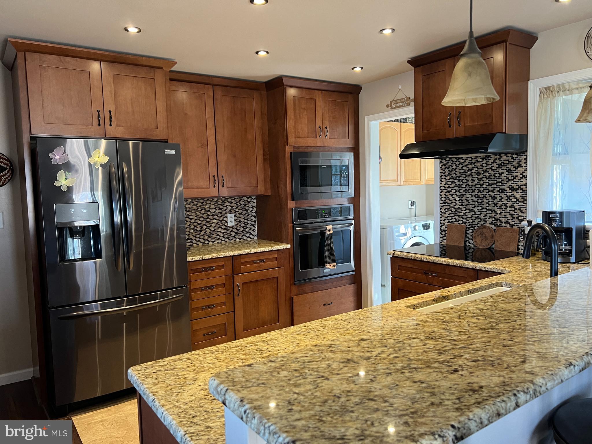 406 Hill Circle Reading, PA 19607 - Photo 8 of 25 Gallery Image 8
