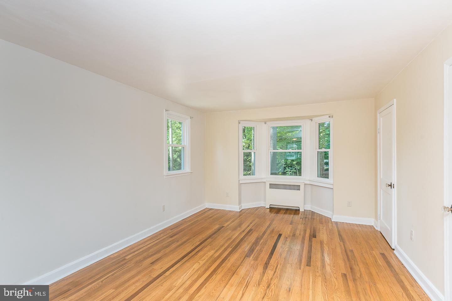 2307 Secane Road Secane, PA 19018 - Photo 11 of 39 Great Room