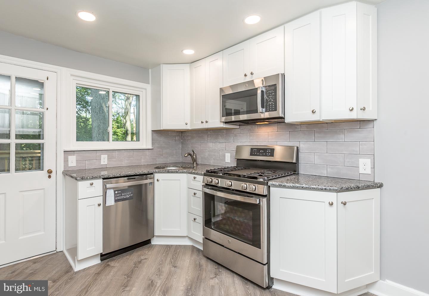 2307 Secane Road Secane, PA 19018 - Photo 21 of 39 Kitchen