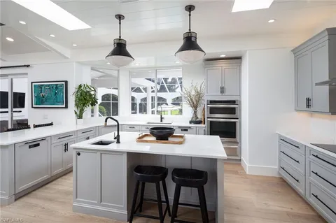 $5,395,000 | 664 Hickory Road, Naples, FL 34108