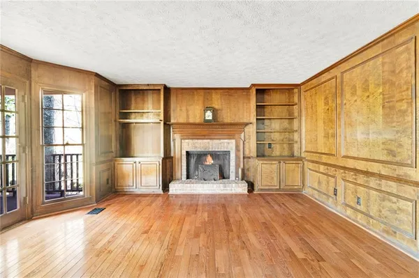 $725,000 | 560 Park Lane Southeast, Marietta, GA 30067