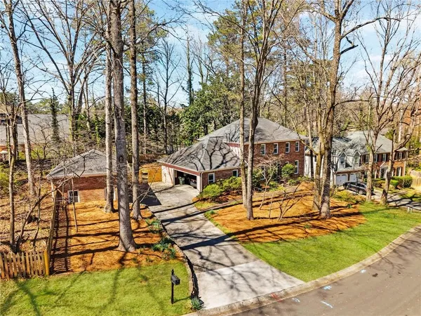 $725,000 | 560 Park Lane Southeast, Marietta, GA 30067