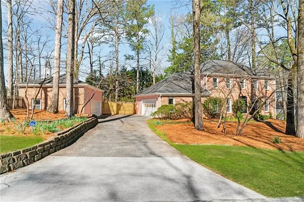 $725,000 | 560 Park Lane Southeast, Marietta, GA 30067