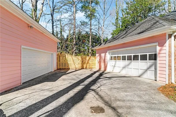 $725,000 | 560 Park Lane Southeast, Marietta, GA 30067