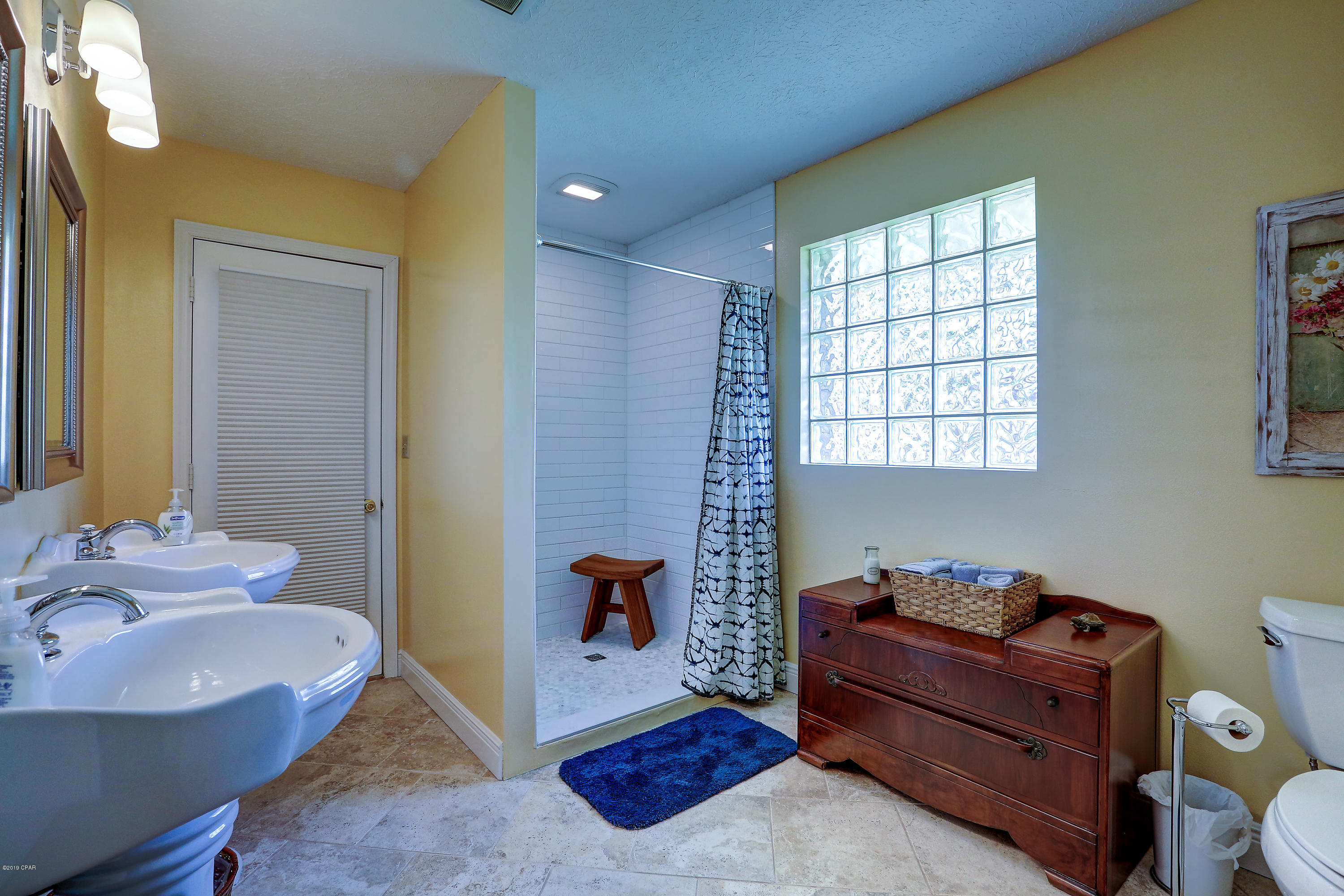 2437 McCormick Road Southport, FL 32409 - Photo 5 of 32