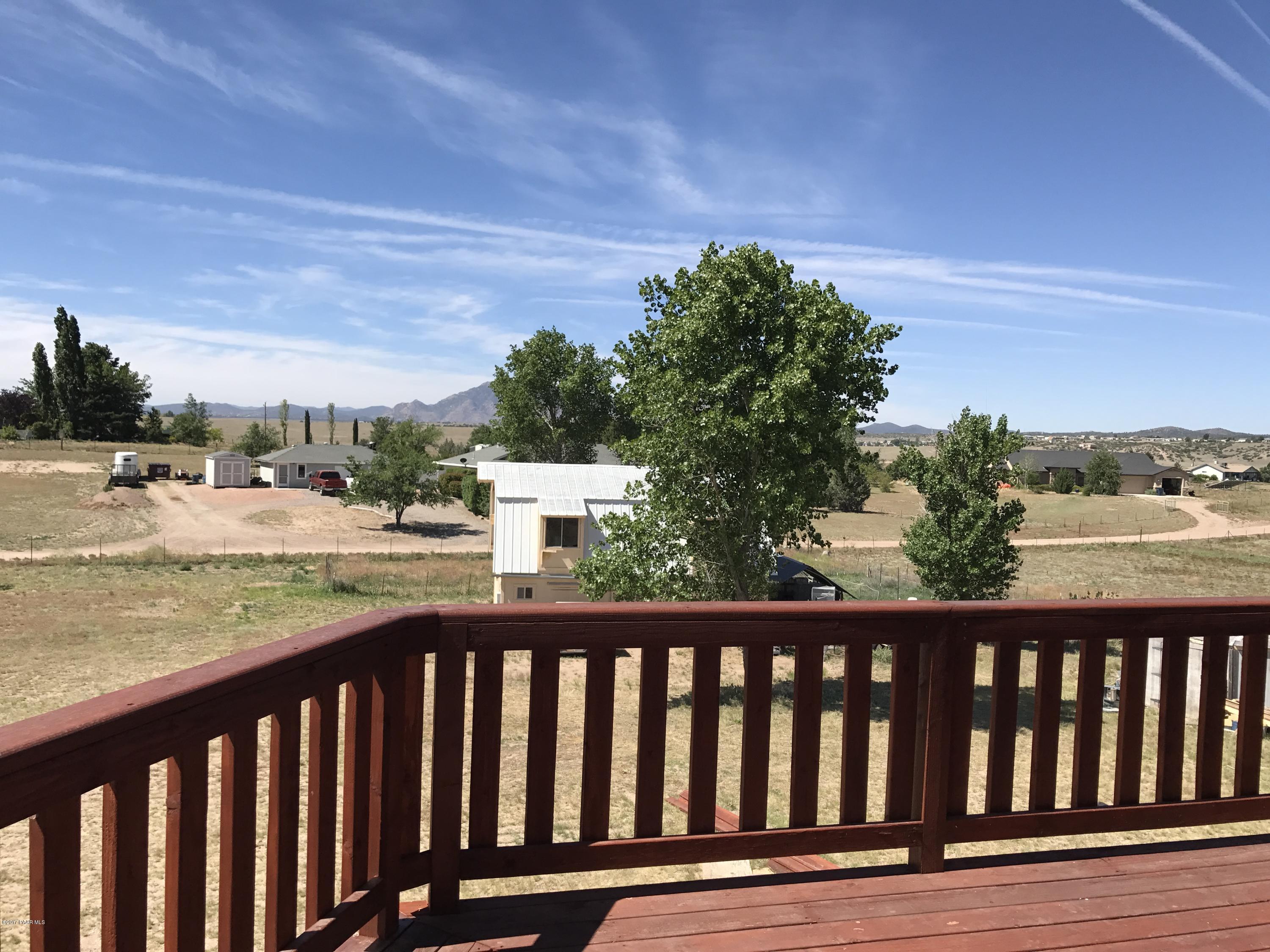 1120 North Moon Shadow Road Chino Valley, AZ 86323 - Photo 16 of 18 a balcony with street view