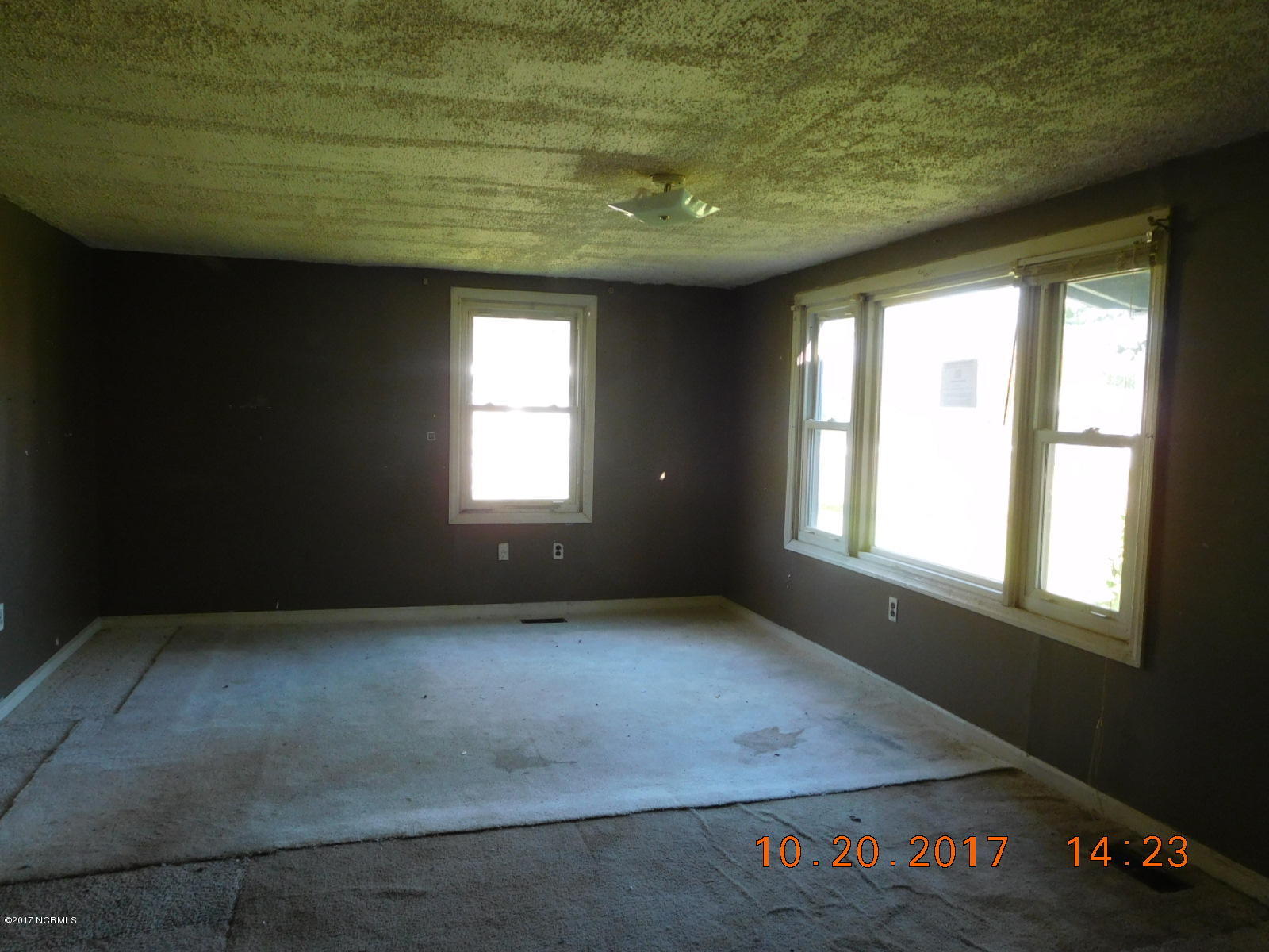 560 Five Mile Road Richlands, NC 28574 - Photo 7 of 14 DSCN5465
