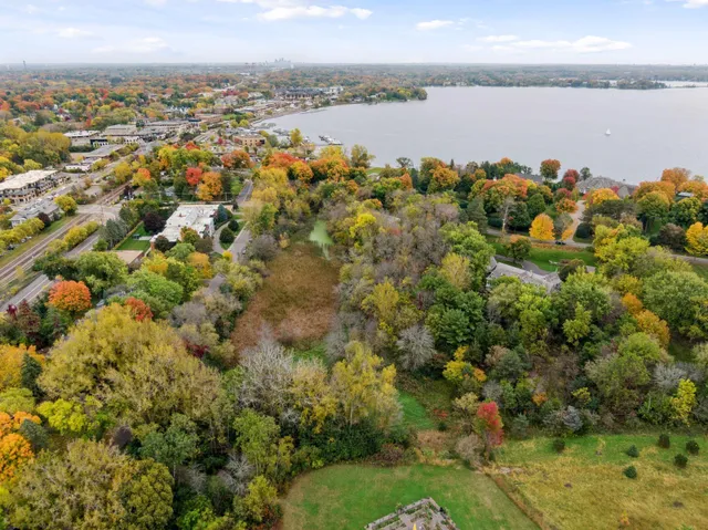 $1,295,000 | 128 Peavey Lane, Wayzata, MN 55391