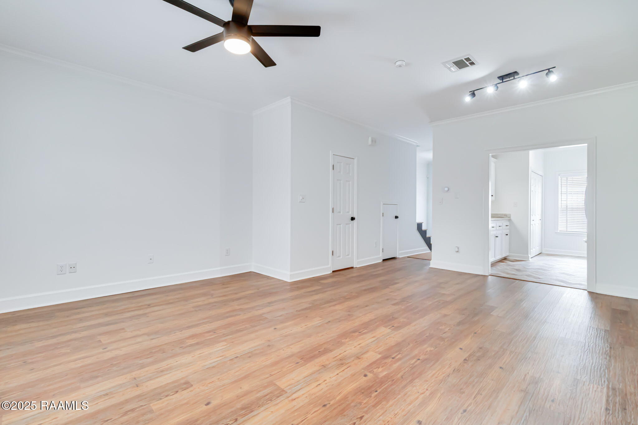 111 Jo Mar Road Lafayette, LA 70508 - Photo 4 of 16 5-web-or-mls-111 Jomar Rd-5