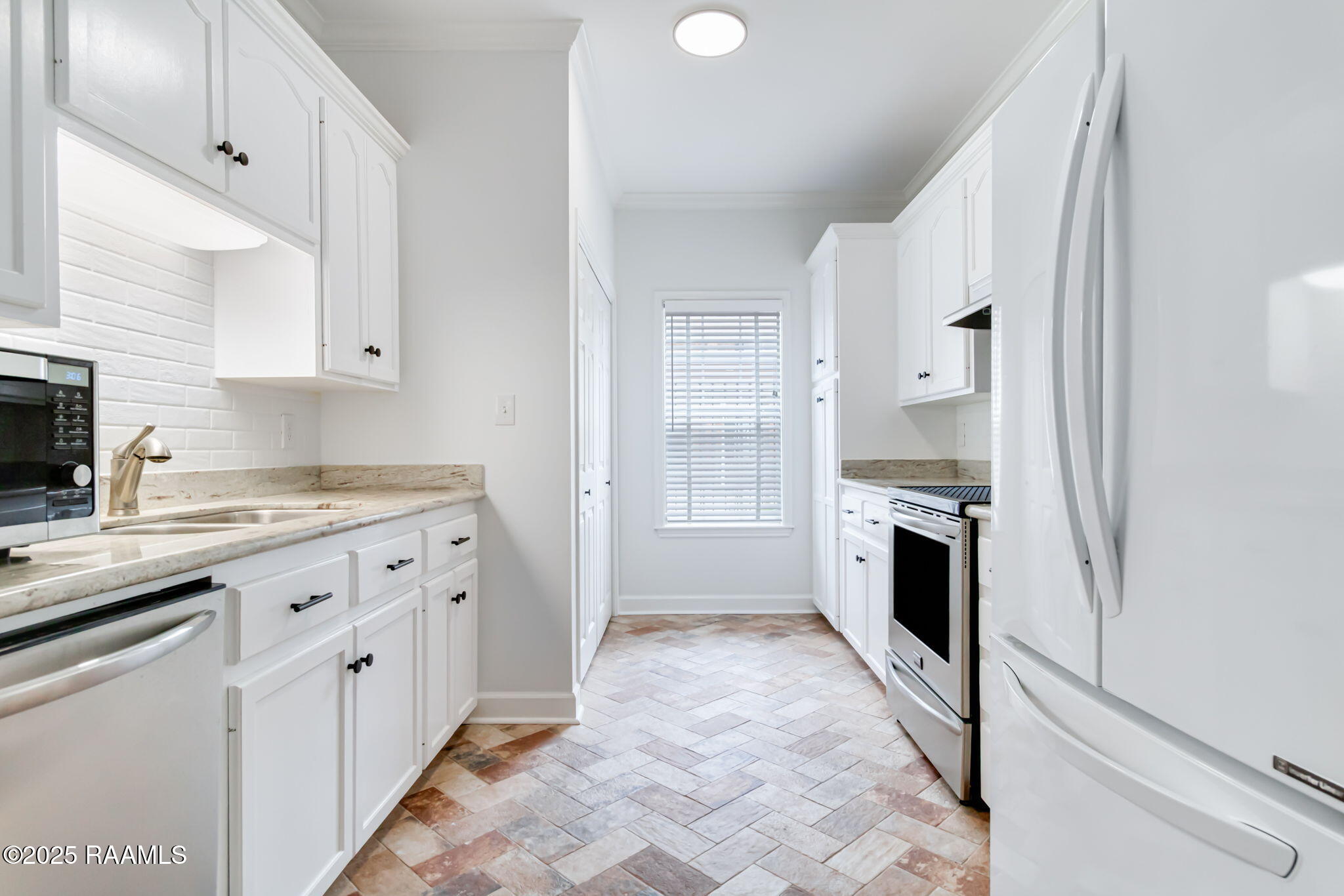 111 Jo Mar Road Lafayette, LA 70508 - Photo 8 of 16 7-web-or-mls-111 Jomar Rd-6