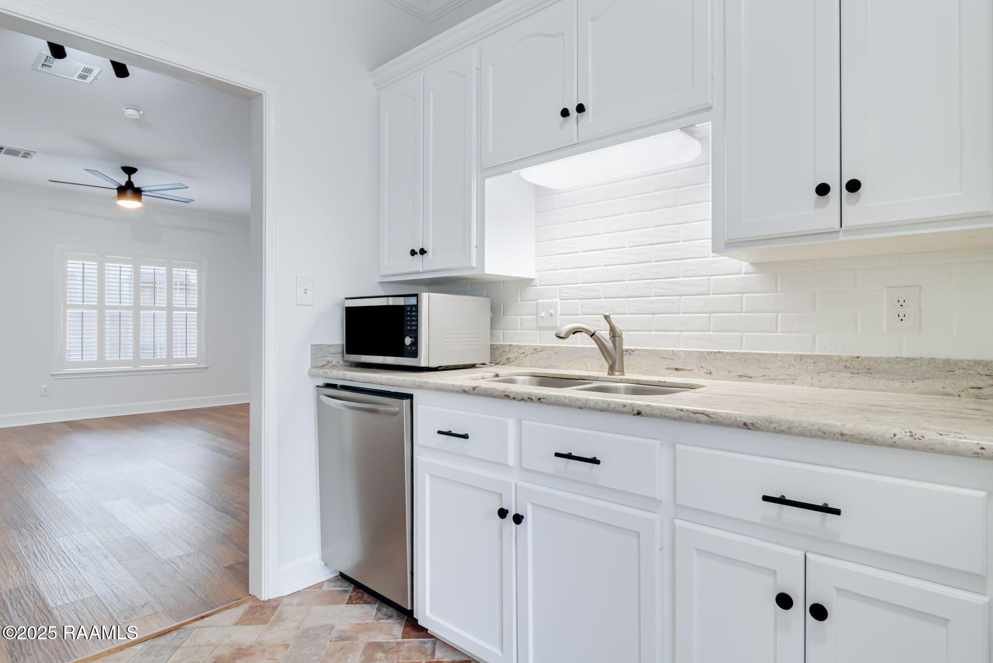 111 Jo Mar Road Lafayette, LA 70508 - Photo 9 of 16 9-web-or-mls-111 Jomar Rd-7