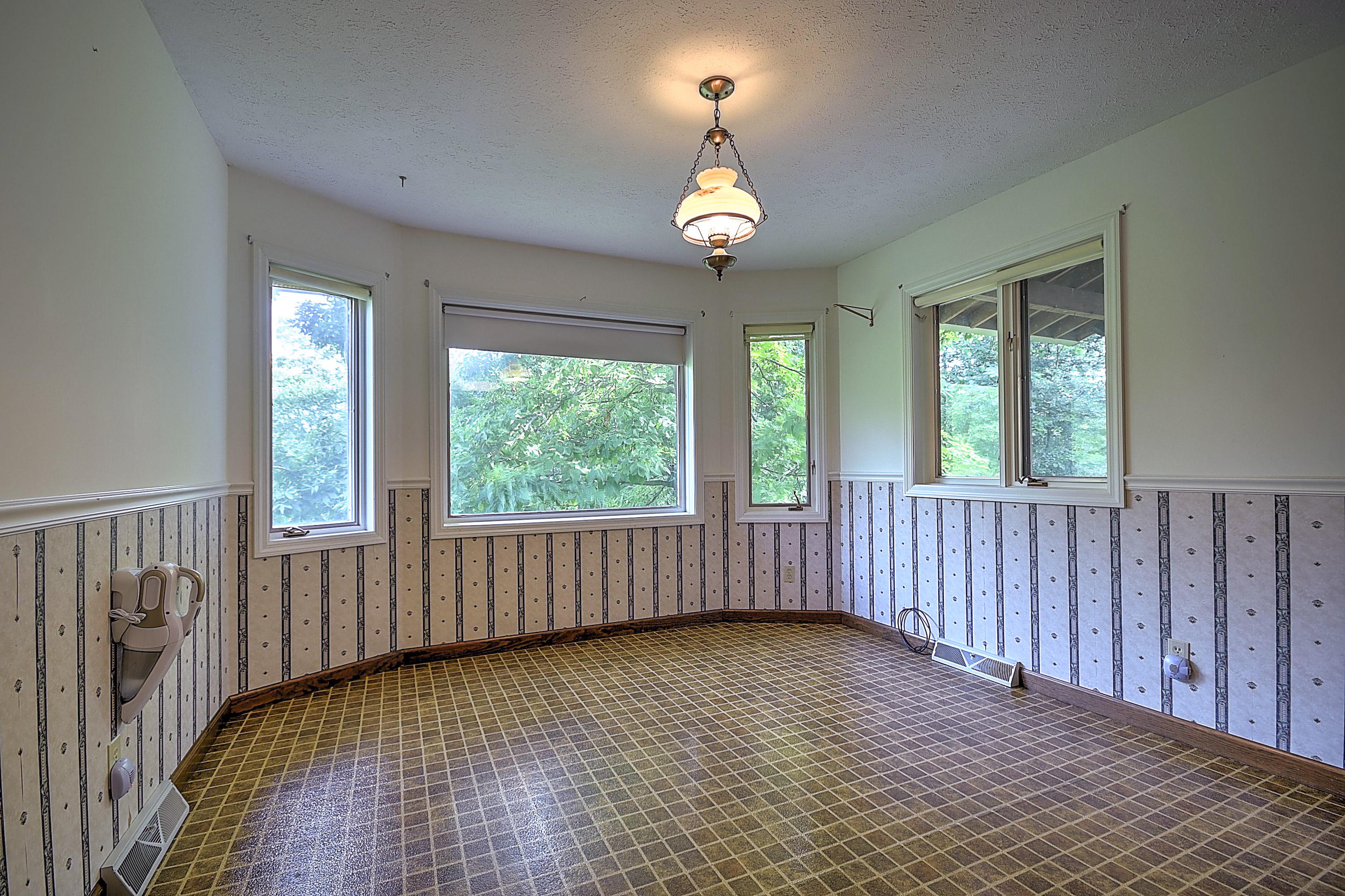 130 Harwood Road Gray, TN 37615 - Photo 8 of 45 130 Harwood Rd-10