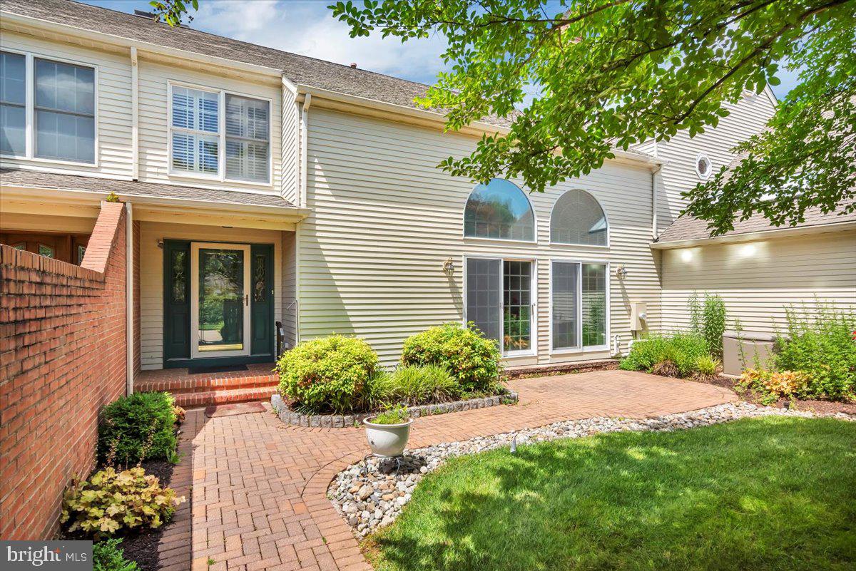 435 Windrow Clusters Drive Moorestown, NJ 08057 - Photo 3 of 39