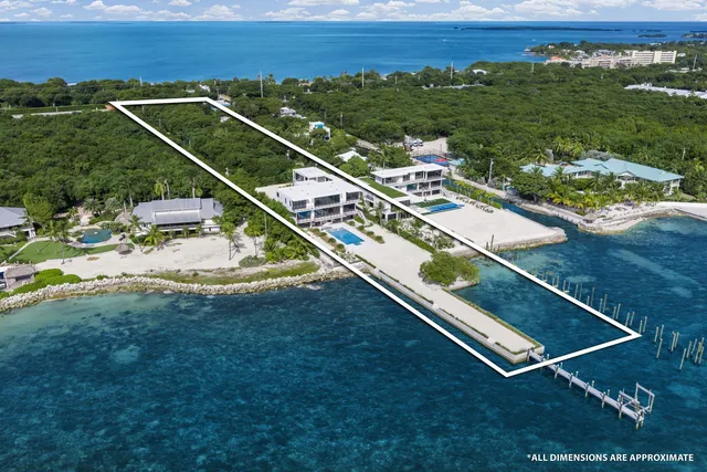 a view of a tennis court