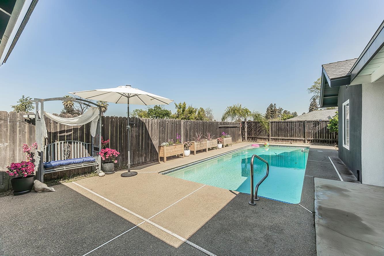 714 East Ann Drive Reedley, CA 93654 - Photo 40 of 43