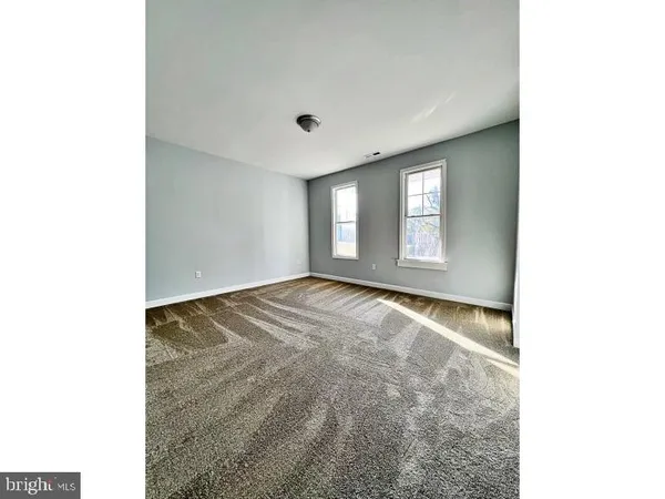 a view of empty room with window