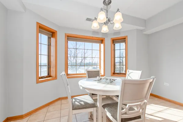 $3,050 | 14130 Sheffield Drive, Unit 202, Homer Glen, IL 60491