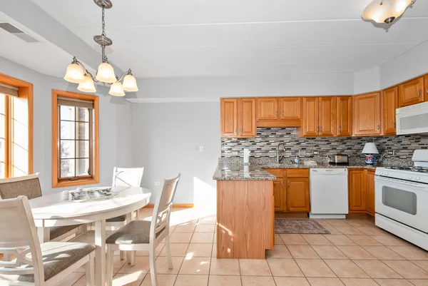 $3,050 | 14130 Sheffield Drive, Unit 202, Homer Glen, IL 60491