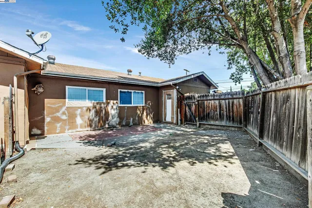 $2,750 | 1167 Holmes Court, Livermore, CA 94550