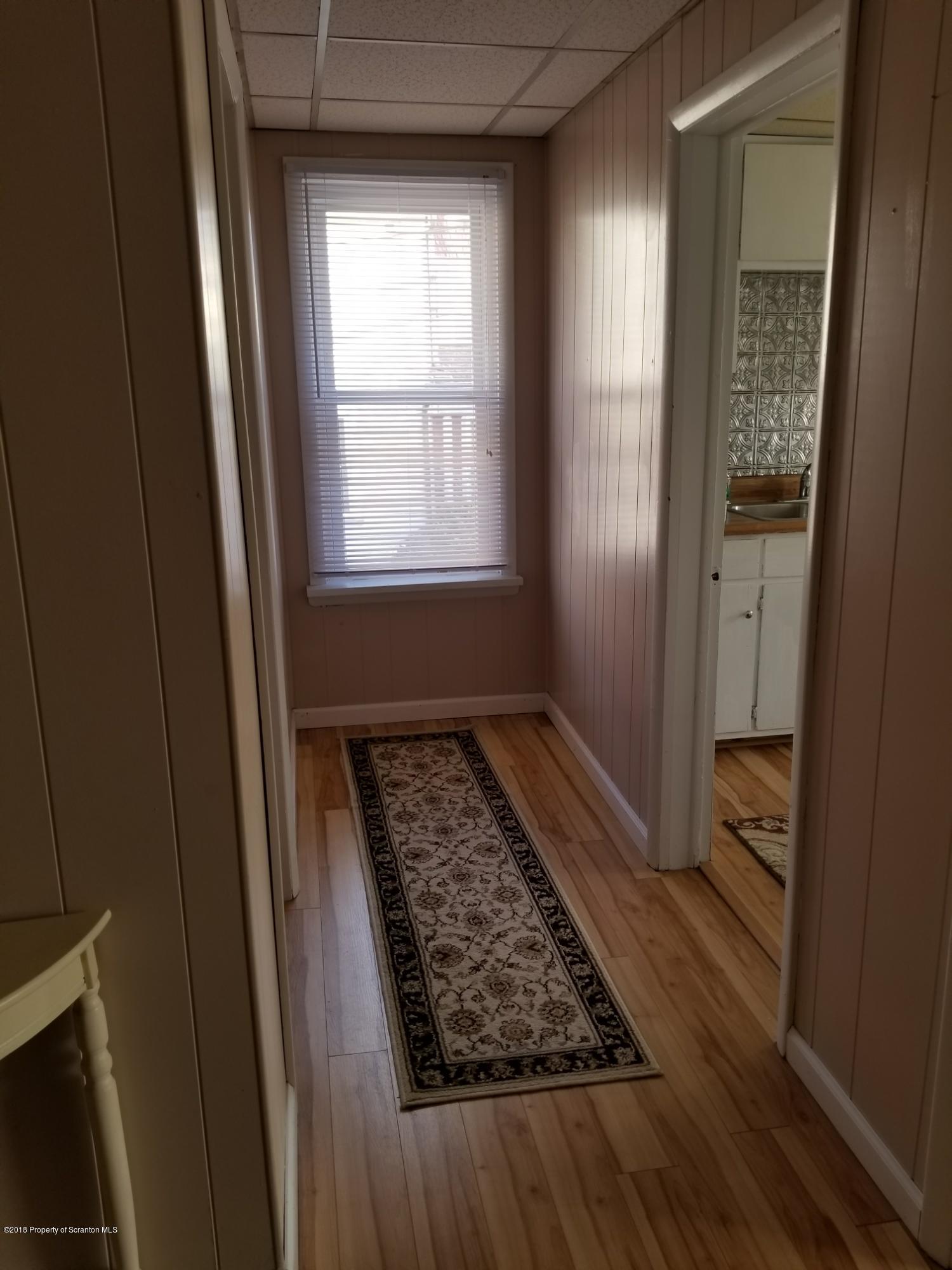 607 Spring Street Moosic, PA 18507 - Photo 15 of 24
