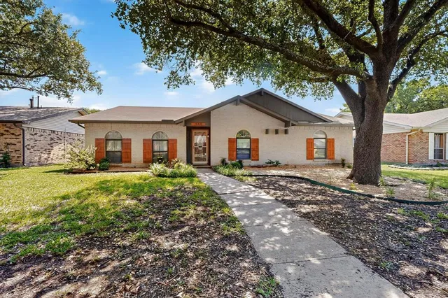 $387,900 | 944 Mossvine Drive, Plano, TX 75023