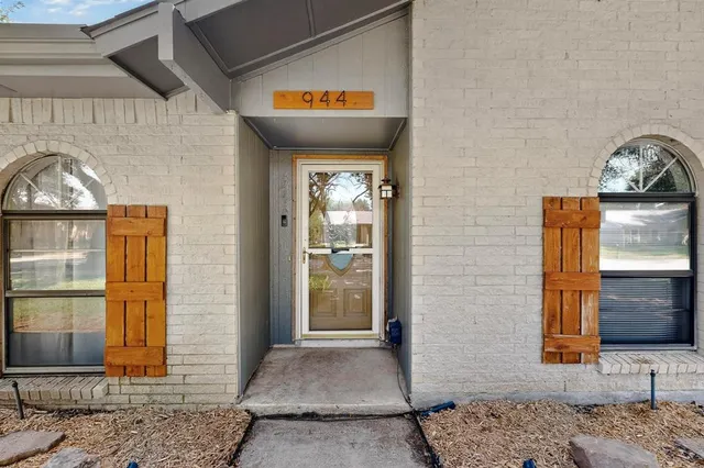 $387,900 | 944 Mossvine Drive, Plano, TX 75023