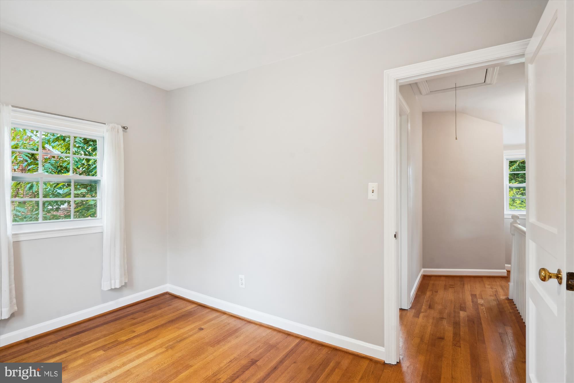 6124 12th Road North Arlington, VA 22205 - Photo 22 of 34 3rd bedroom with natural light.