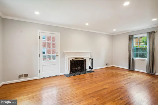 $4,150 | 6124 12th Road North, Arlington, VA 22205