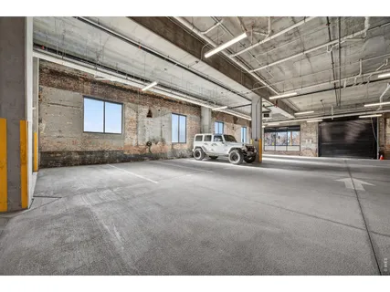 a black and white photo of a building