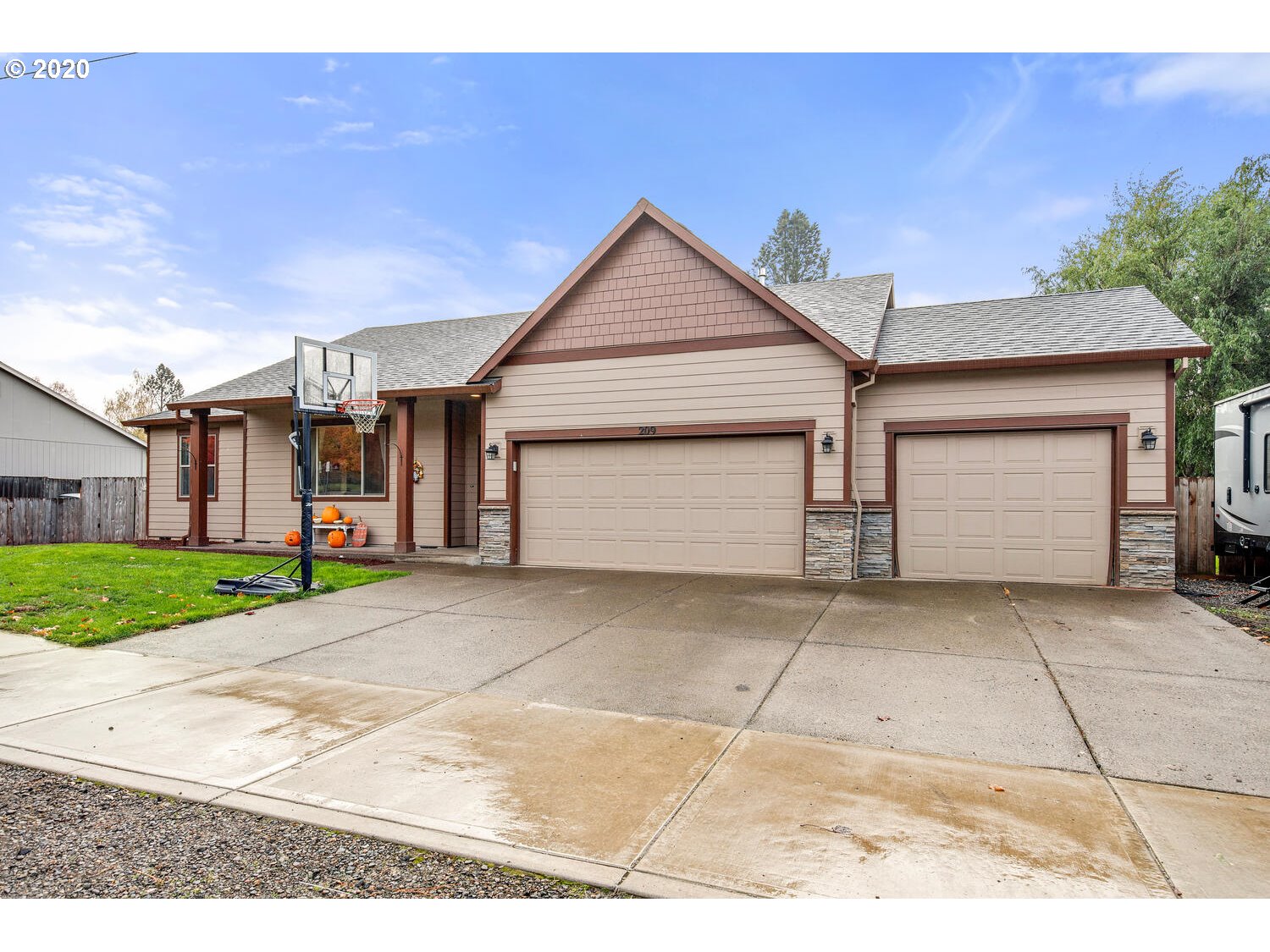 209 Southeast Rice Lane Amity, OR 97101 - Photo 3 of 26 Gallery Image 3